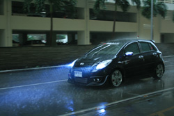 автомобиль в дождливую погоду